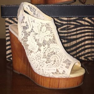 Lucky Brand Rezdah 2 Lace Wedge Sandals